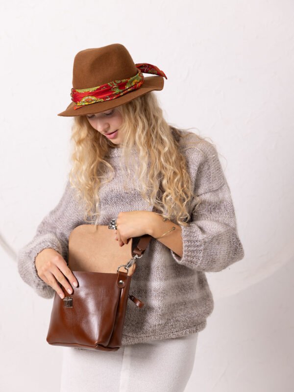 670187_337c06e5f2af4d5680beaf55f0548d4cmv2.jpg ARLO Purse - Ginger