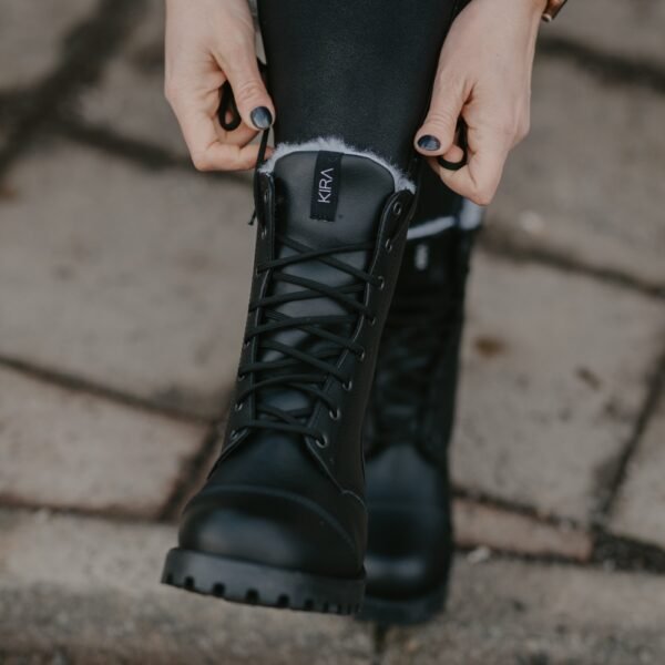 xr:d:DAF7XtPqvds:44,j:8520101722403754195,t:24013017 KIRA 4.0 - Black